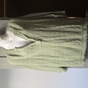 LA MIEL Sage Textured Top